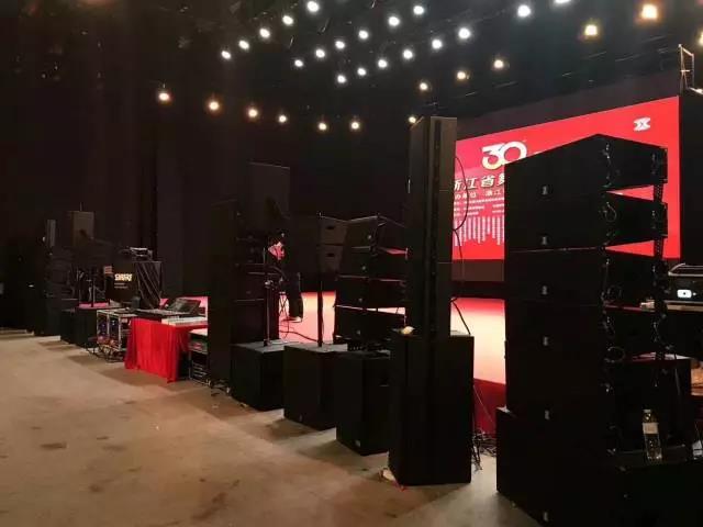 舞台香蕉视频APP污在舞台美術中的重要組成